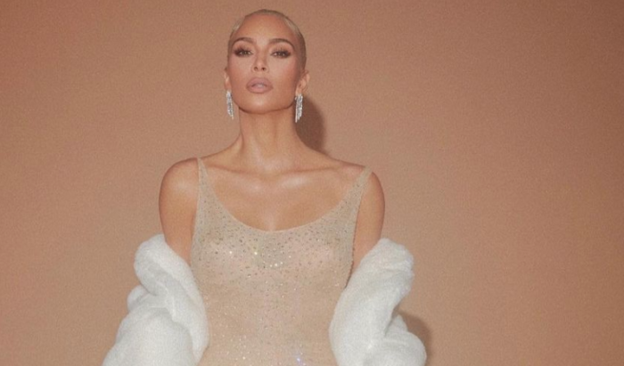 "Alimentar el ego y ser fotografiada": críticas de profesionales a Kim Kardashian por vestido de Marilyn