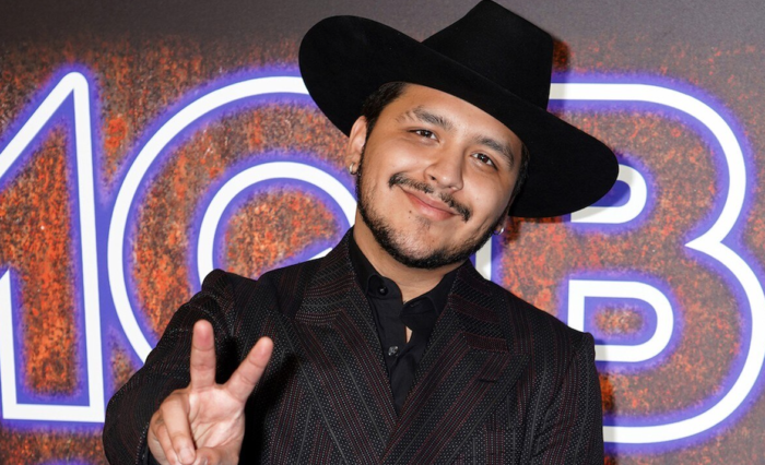 Filtran video de Christian Nodal cuando trabajaba en una tienda antes de la fama