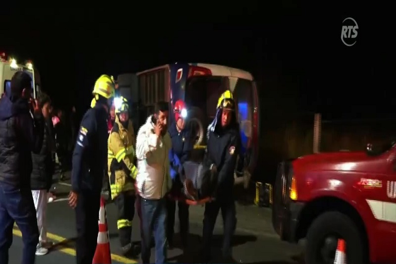 Tragedia en Ambato: Un muerto y siete heridos dejó accidente vial - RTS ...