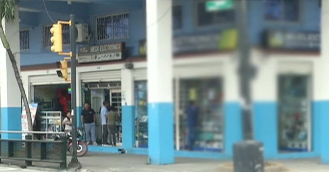 Extorsionador dispara contra local en el centro de Guayaquil y deja ...