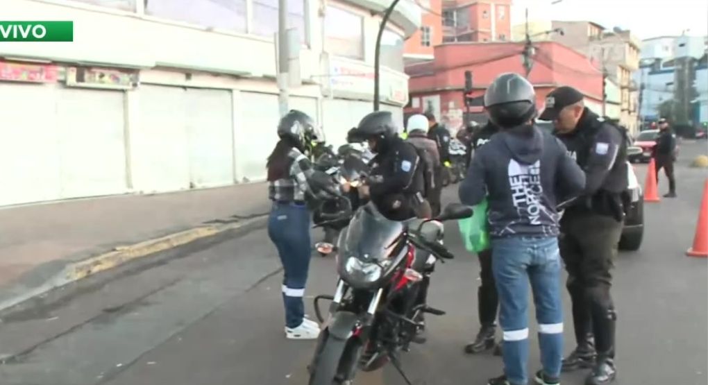 Policía reporta acato total al toque de queda en Quito durante segunda ...