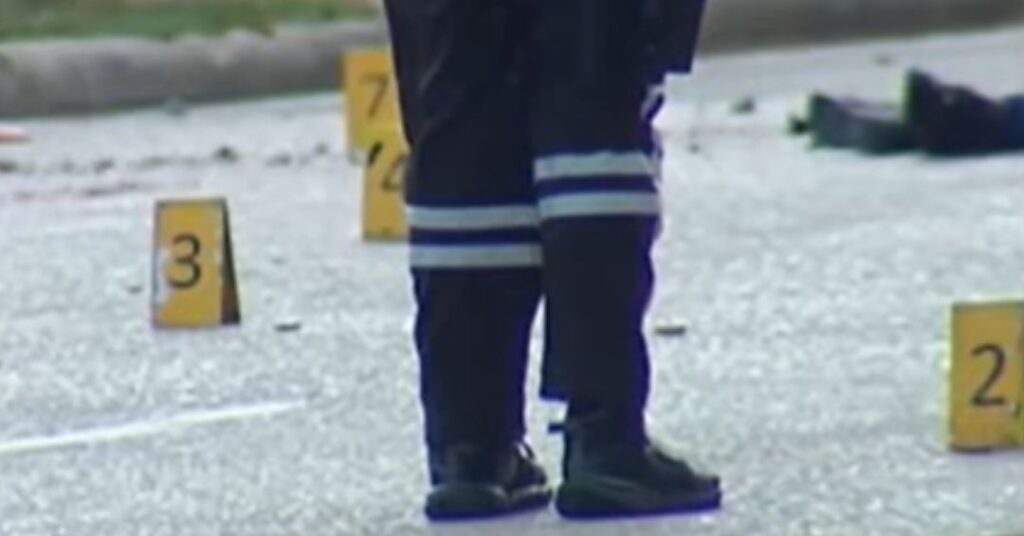 Sujetos en furgoneta dispararon contra motociclistas en avenida Felipe Pezo.